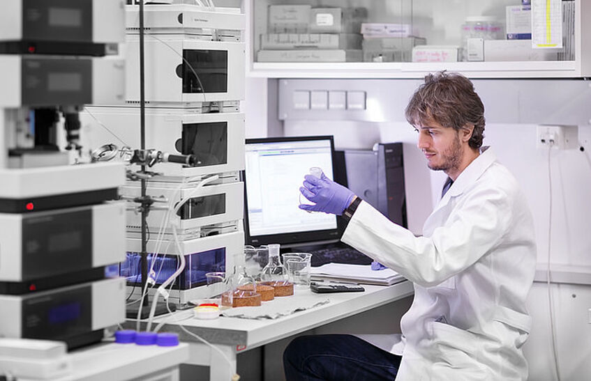 Imagem de um cientista trabalhando